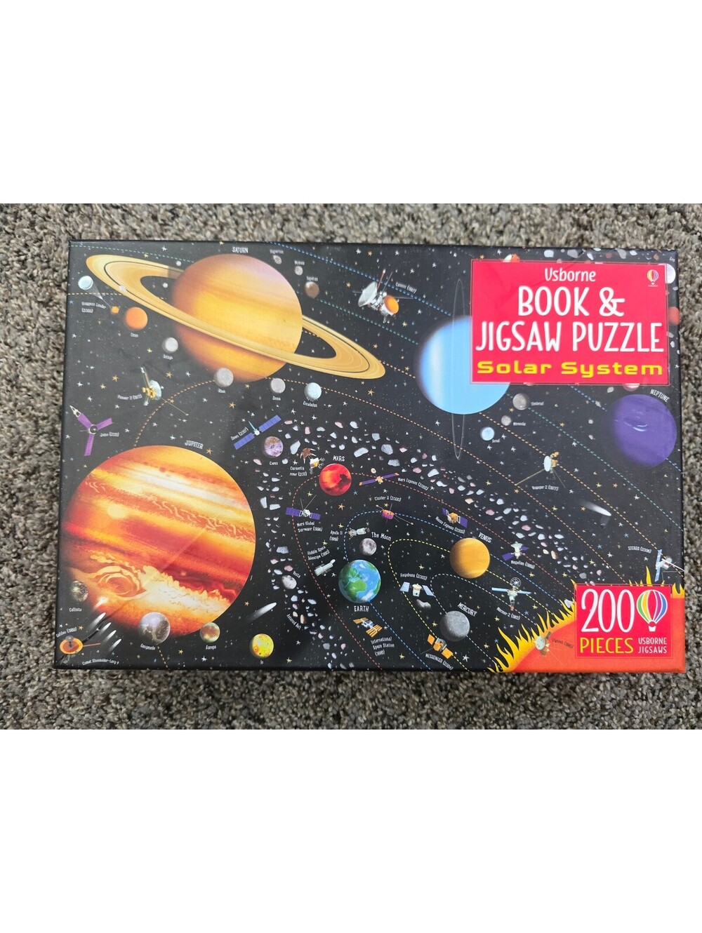 Usborne Book & Jigsaw Puzzle Solar System 200 Pieces